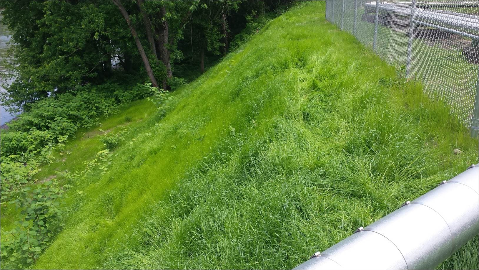 Flexible lining materials stabilize channels and slopes, providing effective erosion control and structural reinforcement. Explore their benefits and applications, and their importance in environmental management and infrastructure stability.