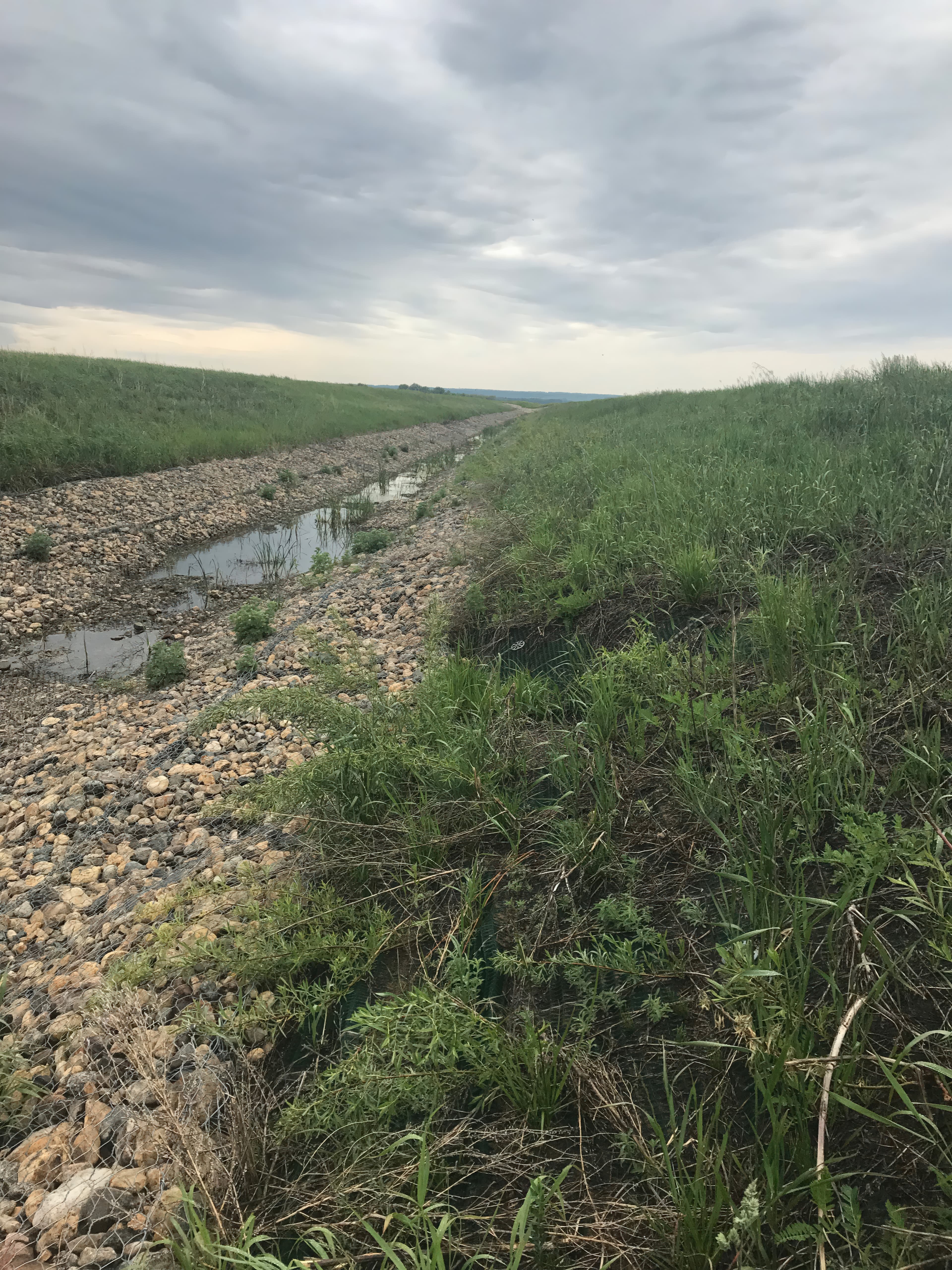 PROPEX ® Armormax® was installed across 3 km of the Reinland Drain, stabilizing eroded channel banks and preventing further shoreline loss.